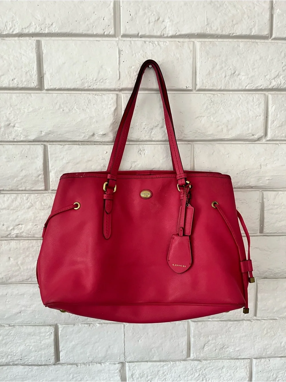 Coach Peyton Saffiano Leather Drawstring Carryall bag F29362 hangtag